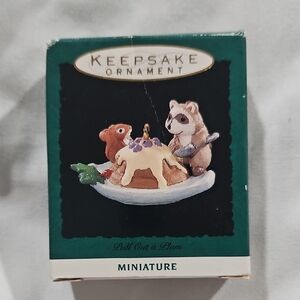 Vintage 1993 Hallmark Keepsake Ornament "Pull Out A Plum" Miniature